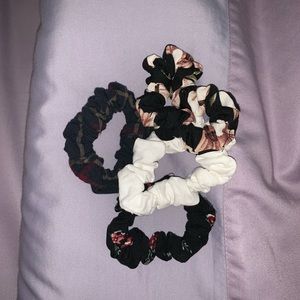 Brandy Melville scrunchie pack